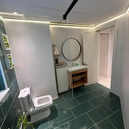 Heart Of The City Chic 2-bedroom Apartment Bucharest