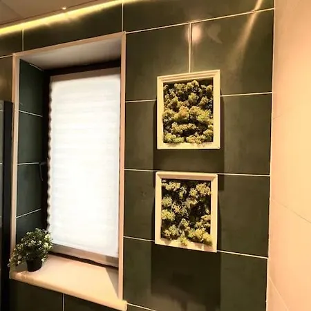 Heart Of The City Chic 2-bedroom Apartment