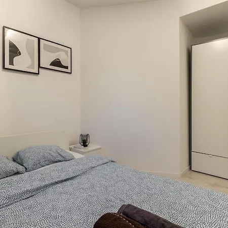Heart Of The City Chic 2-bedroom *