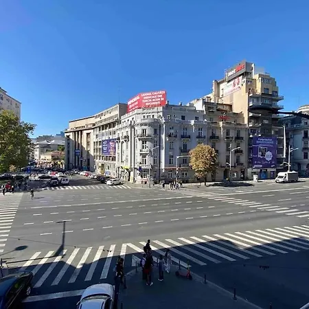 Heart Of The Chic 2-bedroom Apartament *